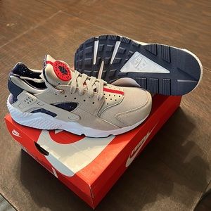 Nike Air Huarache Run A “Moon Landing”